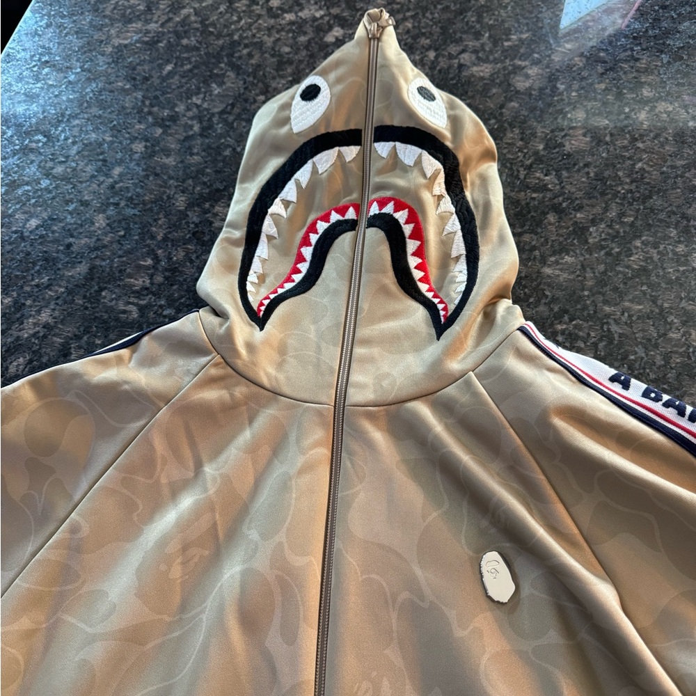 A‎ Bathing Ape Tan Hoodie - Picture 5 of 15
